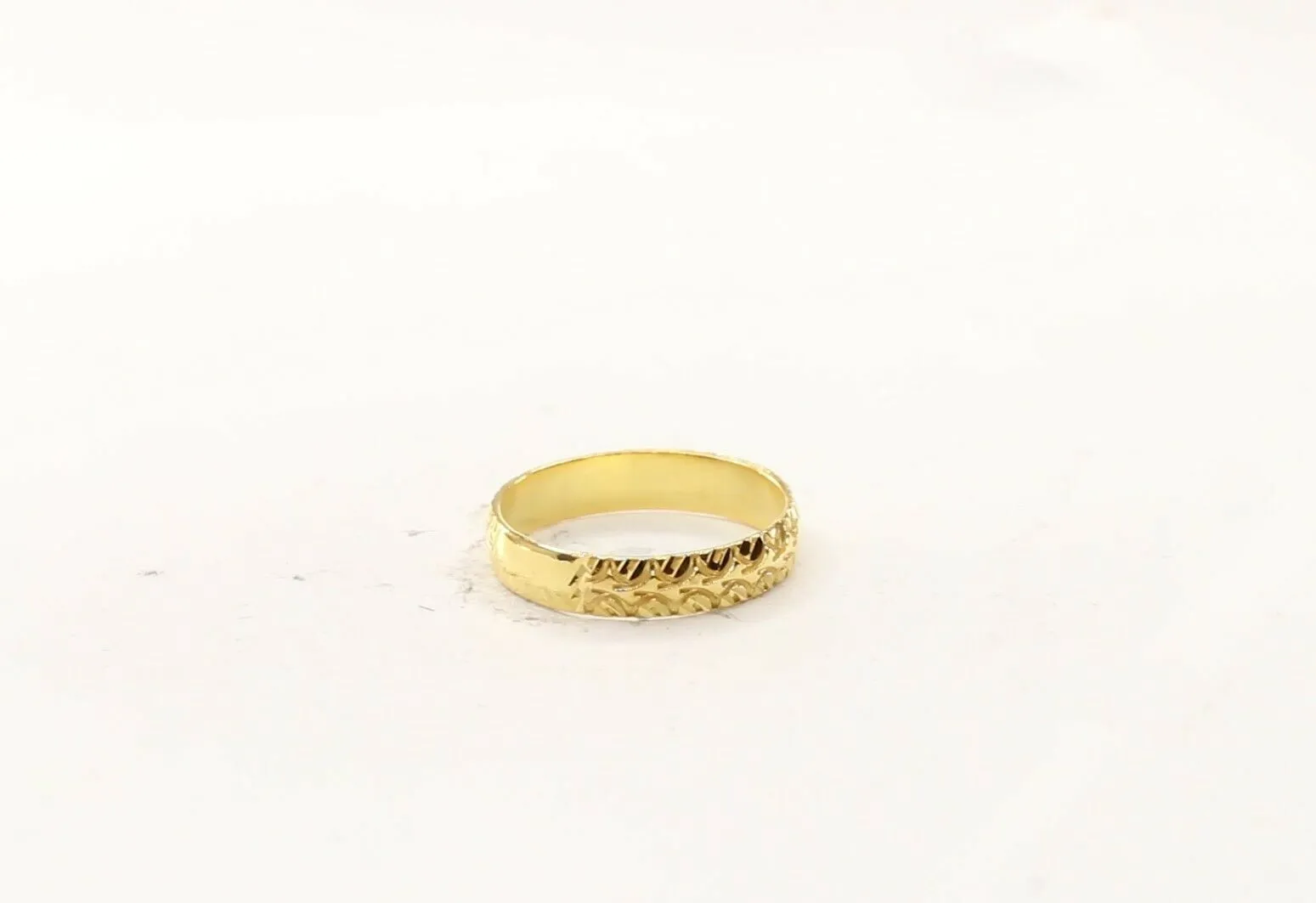 22ct Gold Ring with Diamond Cut Design - Size R2050 Women's Jewelry