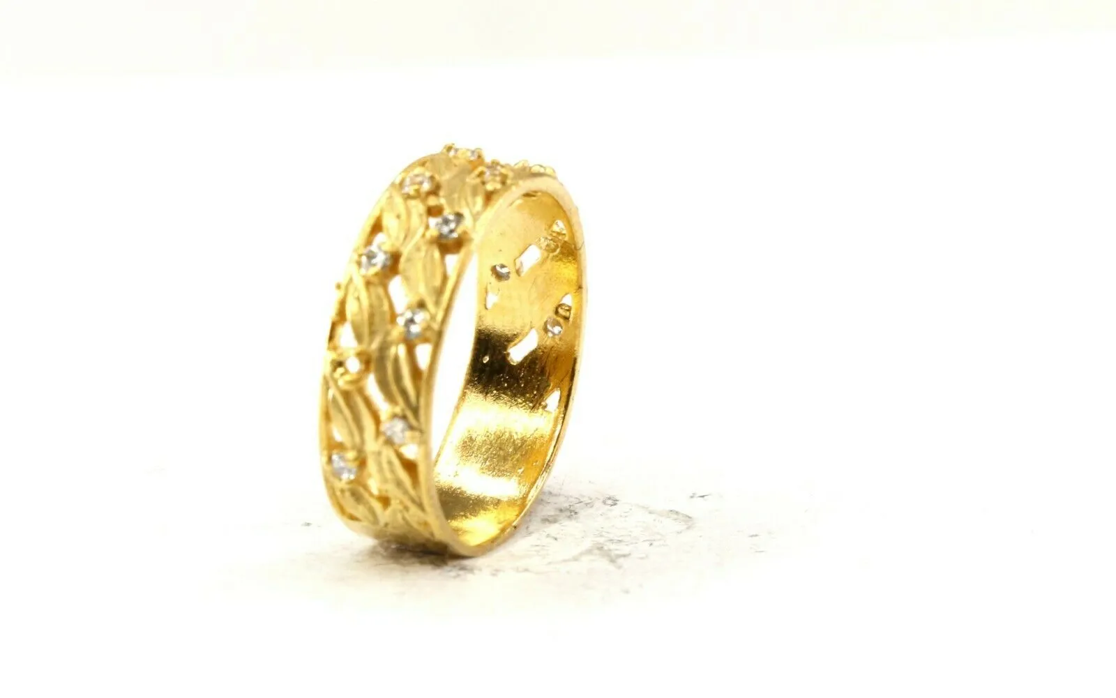 22k Gold Ring Ladies Band Size 7.75 Elegantly Charm Resizable - R2588MON