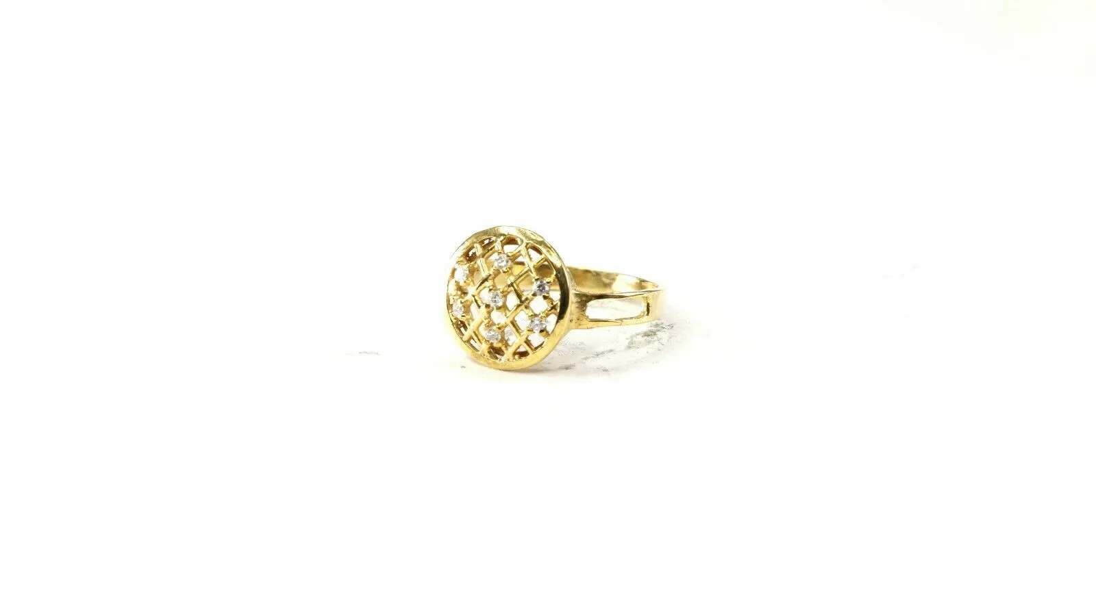 22k Ring Solid Gold ELEGANT Charm Ladies Band SIZE 8.25 RESIZABLE r2540mon