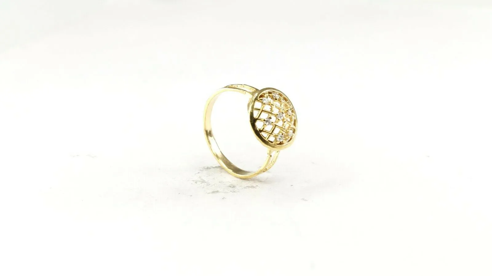 22k Ring Solid Gold ELEGANT Charm Ladies Band SIZE 8.25 RESIZABLE r2540mon