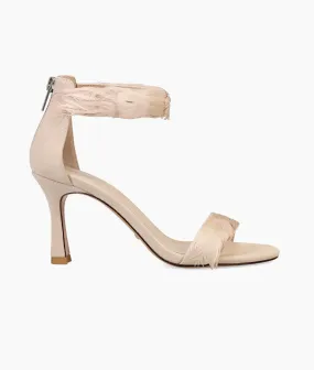 Breece Mid Heel - Beige