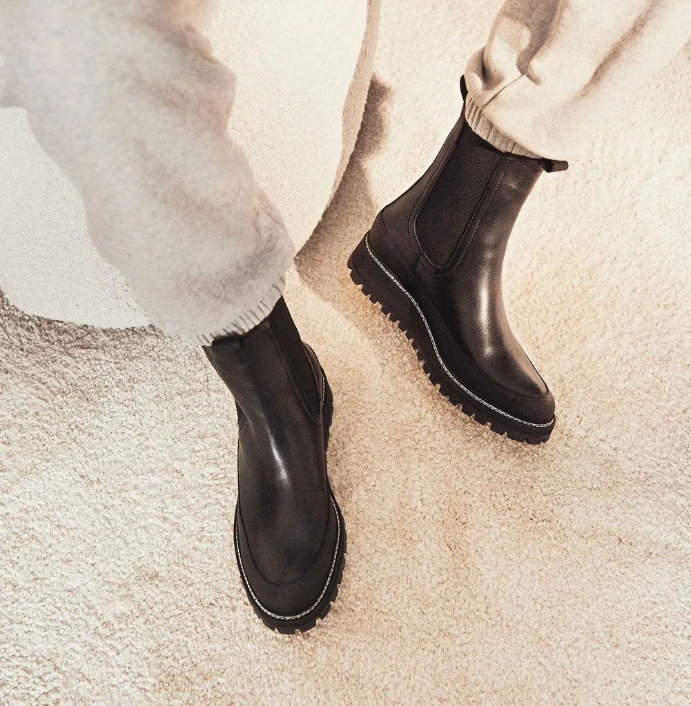 Iowa Black Chelsea Boots