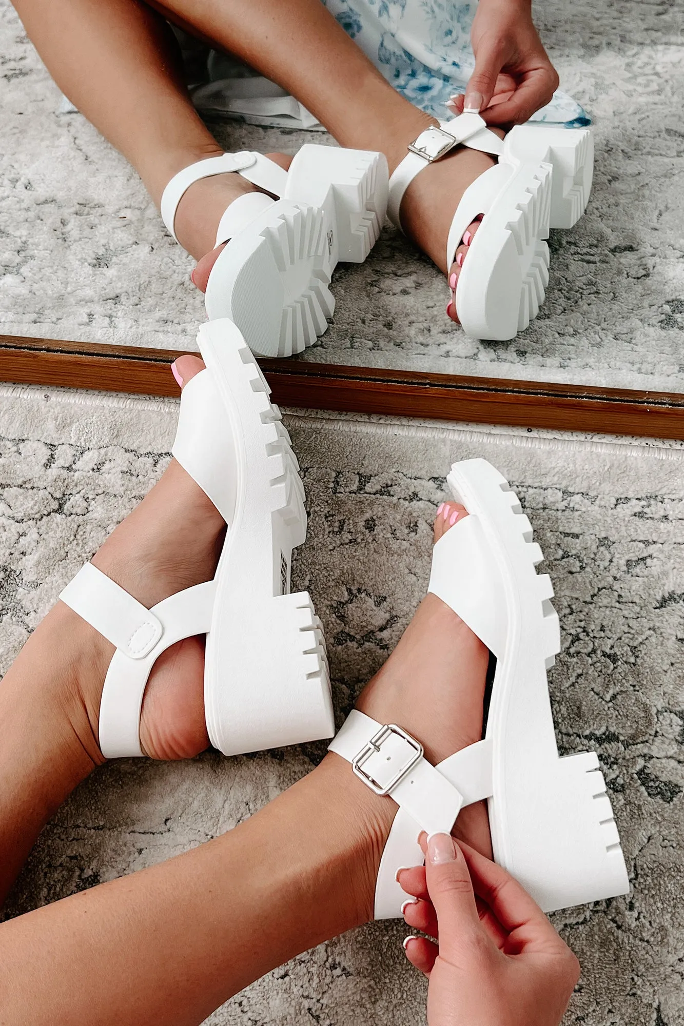 Just Having Fun Chunky Heel Sandal (White)