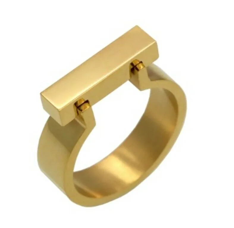 Solid Gold Ladies Ring Interlocking Elegant Design SM37