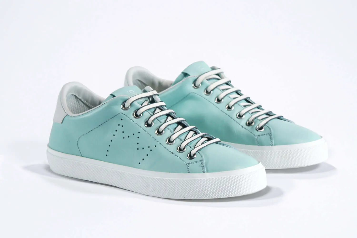 LC06 | Sky & White - Low Top – Women