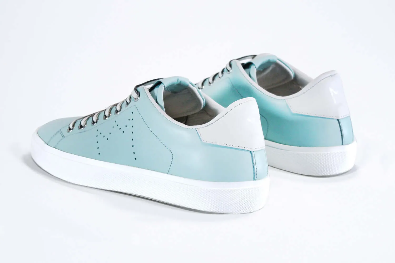 LC06 | Sky & White - Low Top – Women