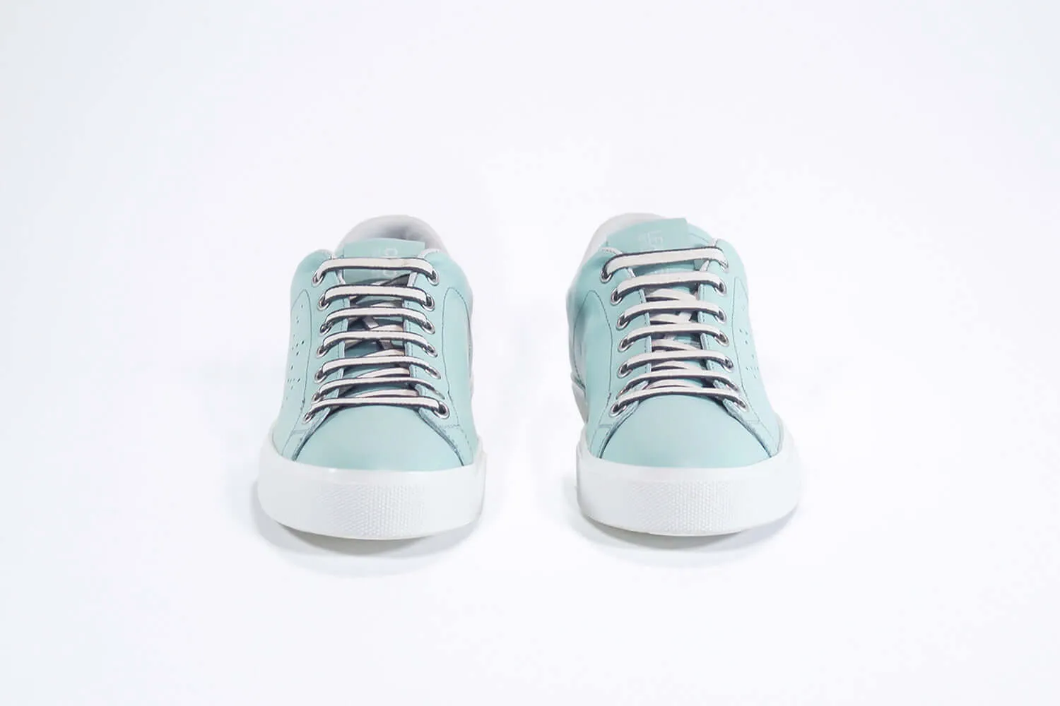 LC06 | Sky & White - Low Top – Women