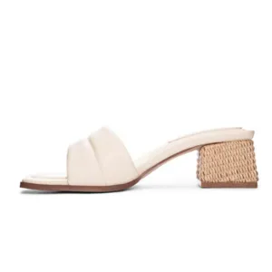 Luciana Sandal