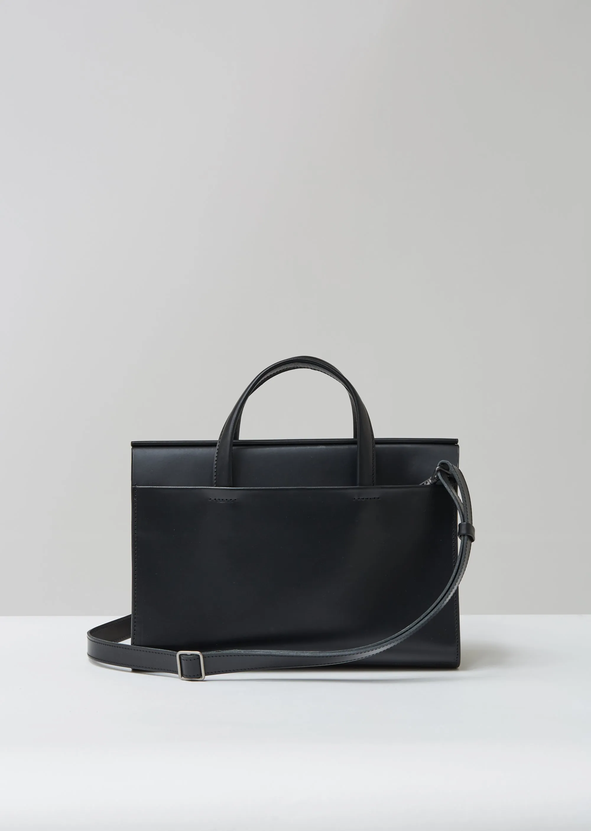 Medium Hitchcock Bag — Black