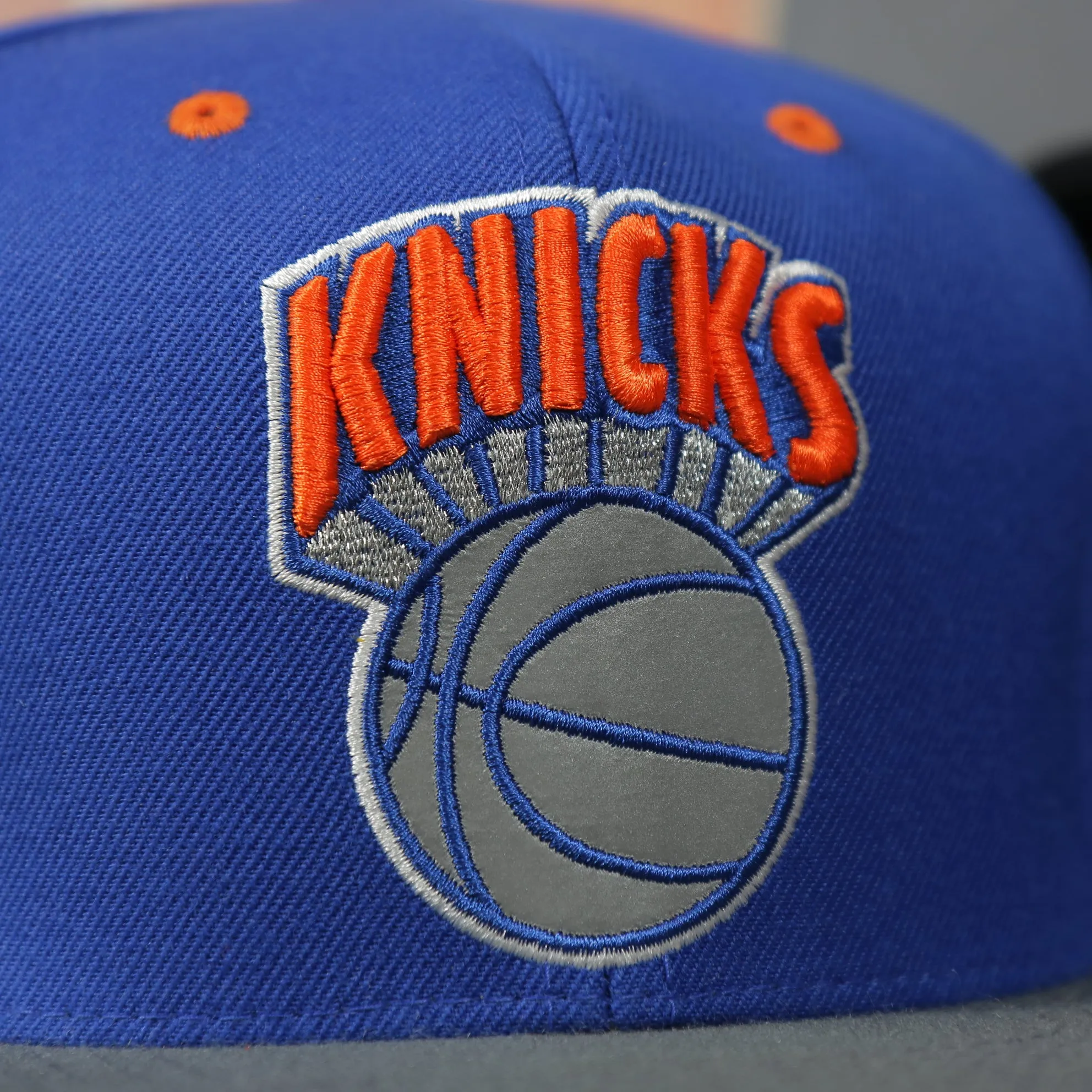 New York Knicks Gray Bottom Snapback Hat