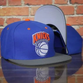 New York Knicks Gray Bottom Snapback Hat