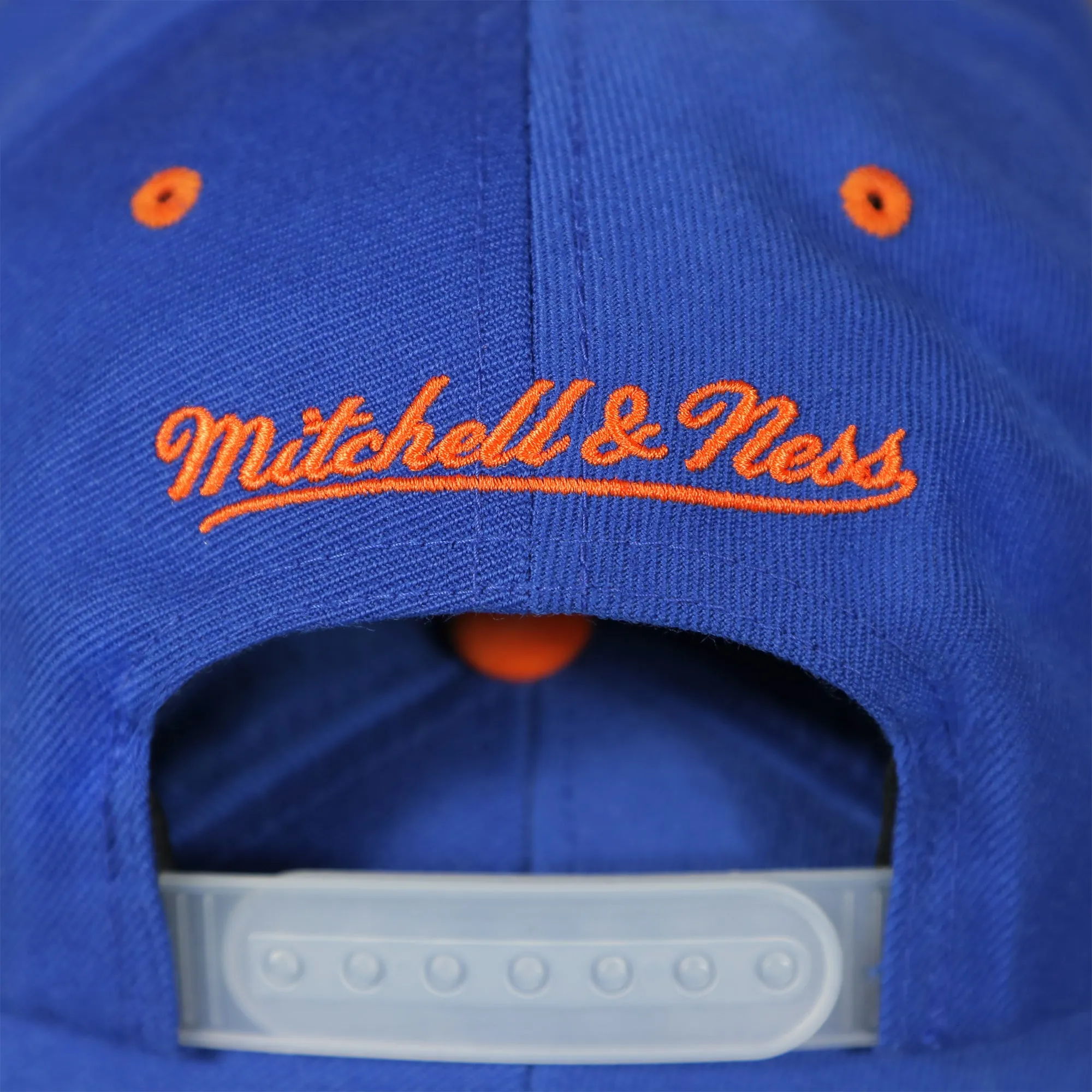 New York Knicks Gray Bottom Snapback Hat