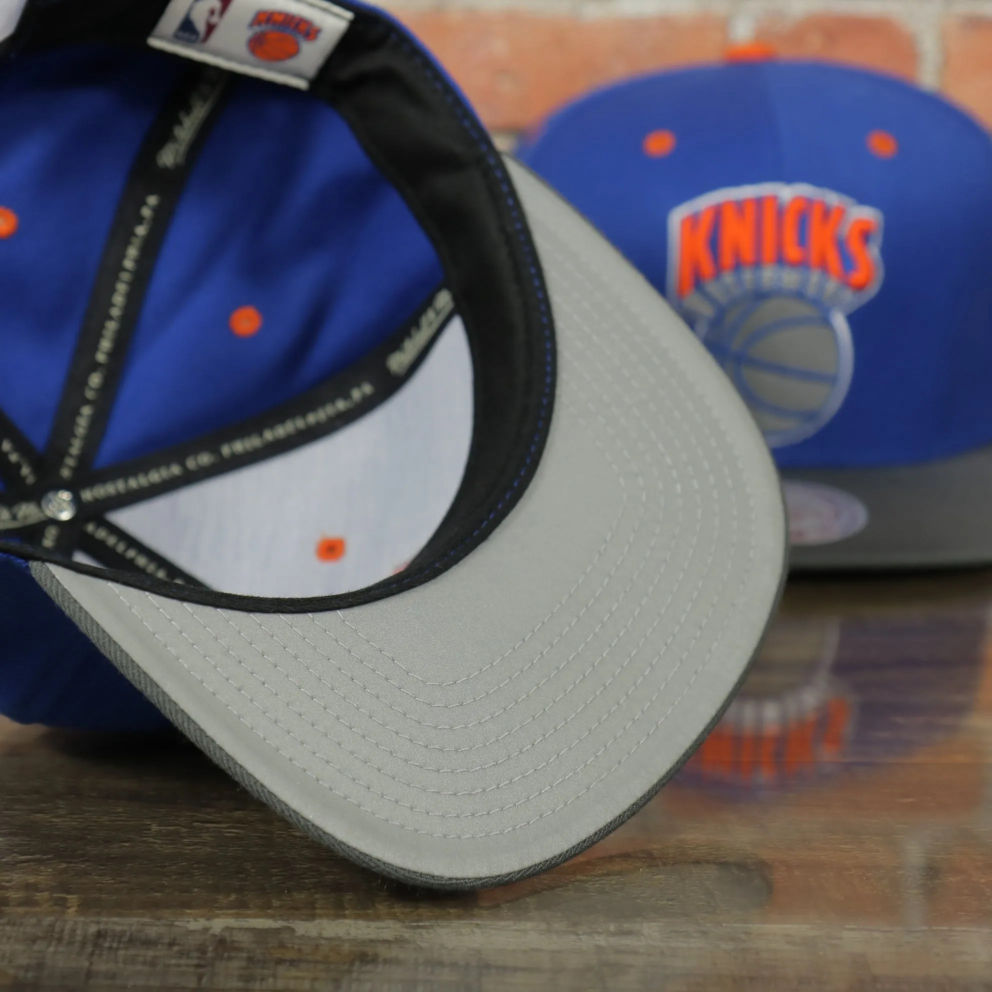 New York Knicks Gray Bottom Snapback Hat