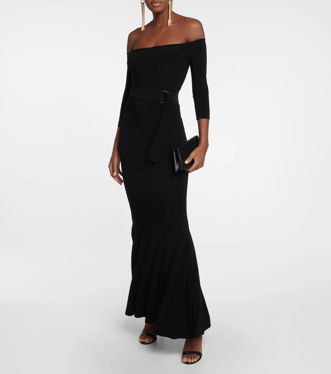 --Off-shoulder fishtail gown-