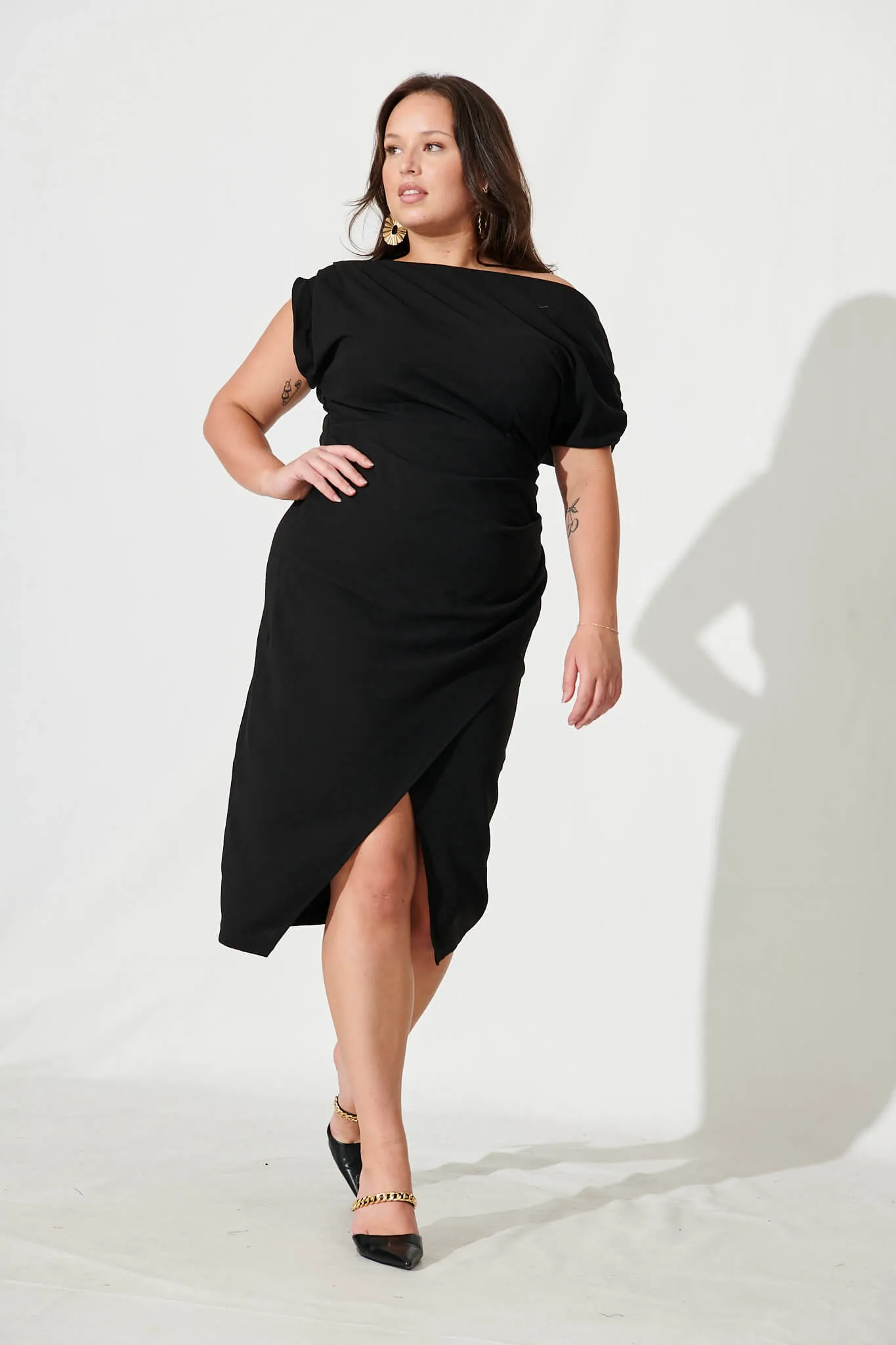 Phoenix Off Shoulder Midi Dress In Black