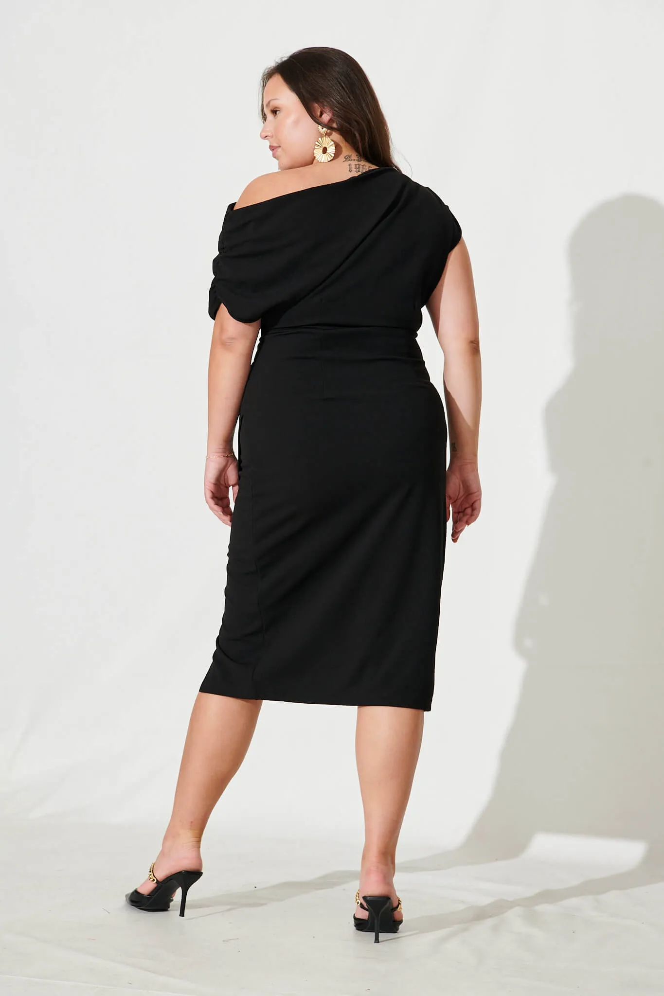 Phoenix Off Shoulder Midi Dress In Black