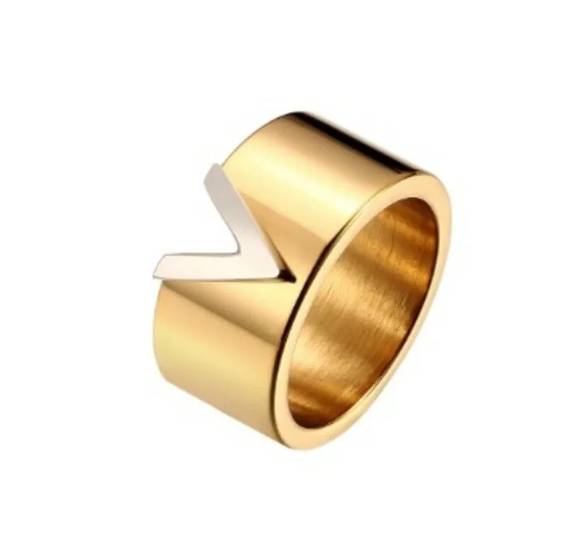 Solid Gold Ladies Ring Elegant V Symbol Modern Band SM18