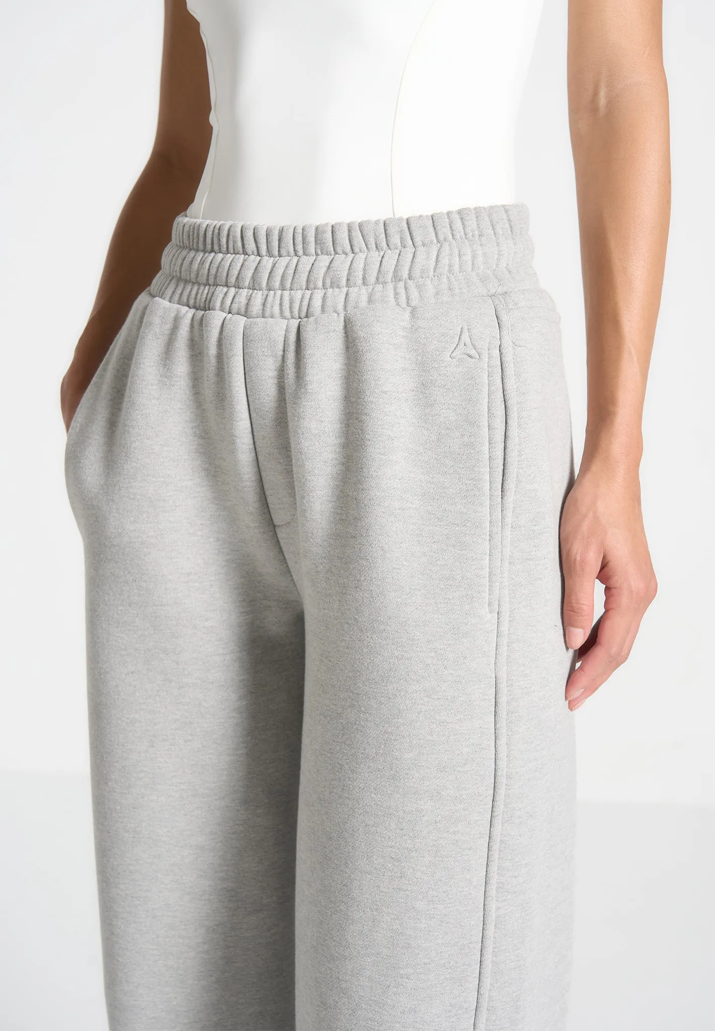 ternelle Relaxed Joggers - Grey