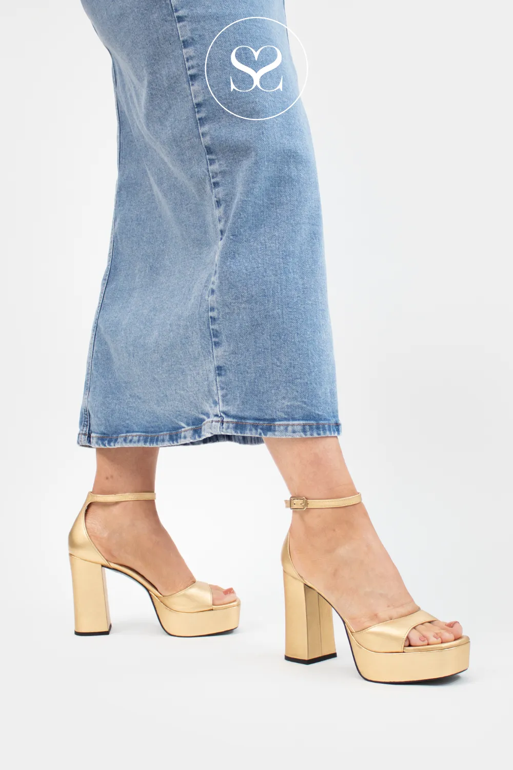 UNISA UPTON GOLDEN BLOCK HEEL PLATFORM SANDAL